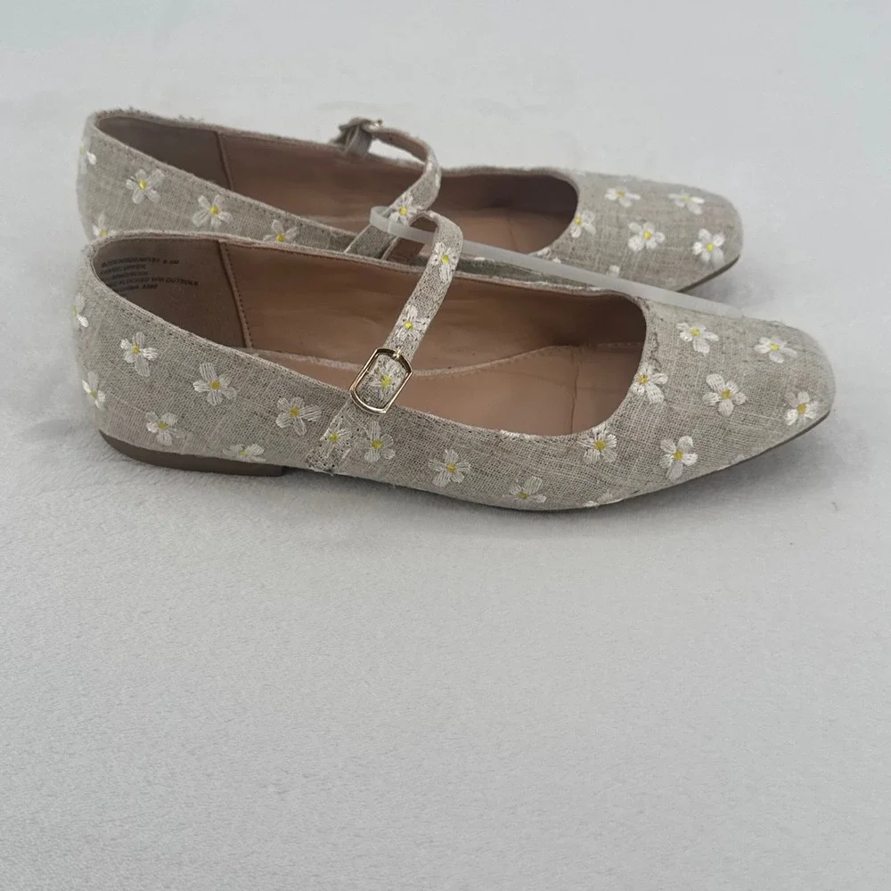 Steve Madden Linen Daisy Embroidered Mary Jane Flats Womens 8.5 Beige Square Toe
